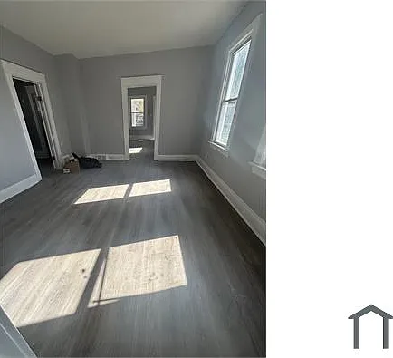 3 bed, $1,300 — Photo 2