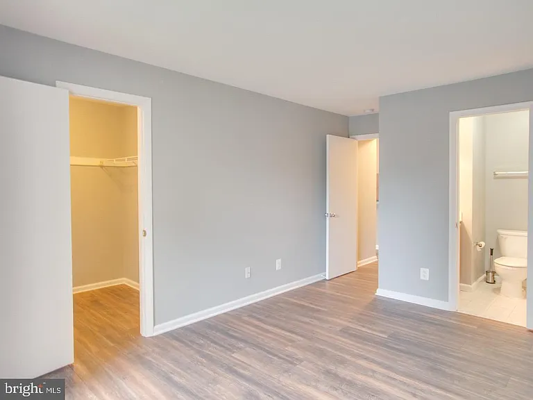11710 Olde English Dr #G — Photo 7