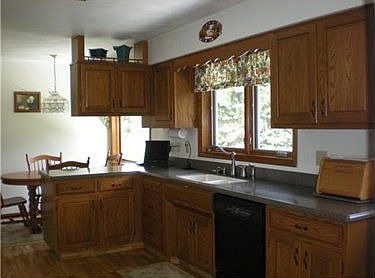 3rd image of 105 Stillwood Dr