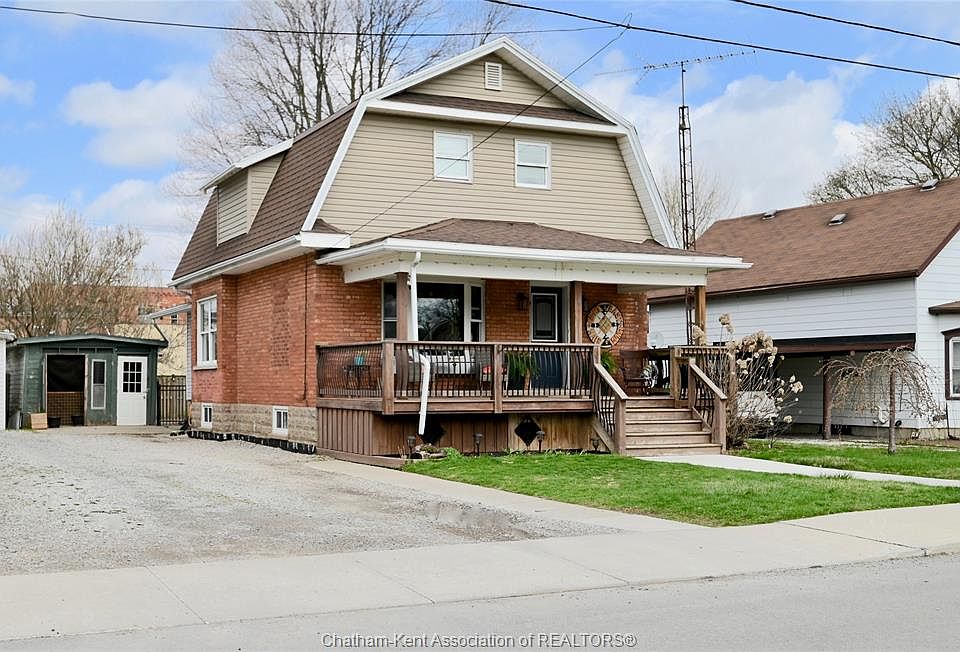 1st image of 8 Ebenezer St E