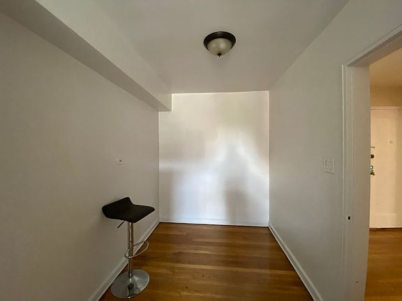 5th image of 140-55 Burden Cres #5GG