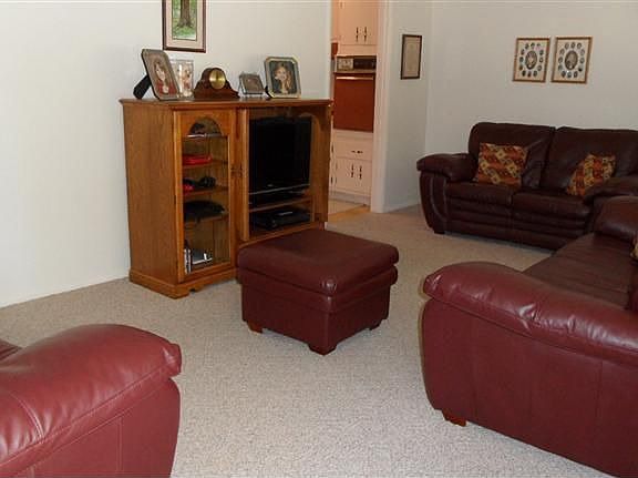 4th image of 9 Hawthorne Dr