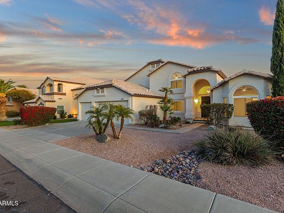3rd image of 3037 E Bighorn Avenue