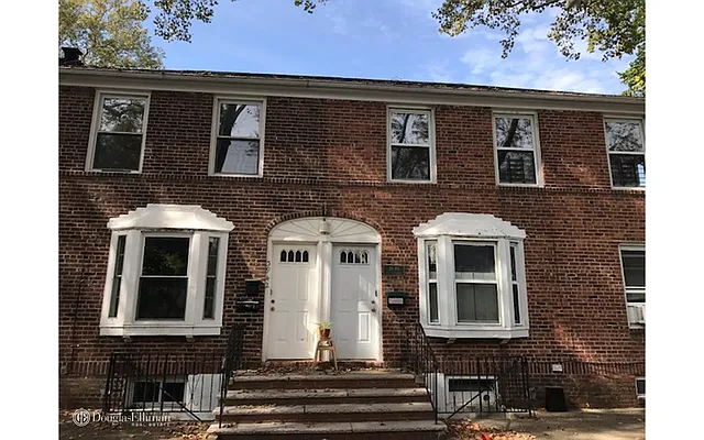 Rented by Douglas Elliman | media 17