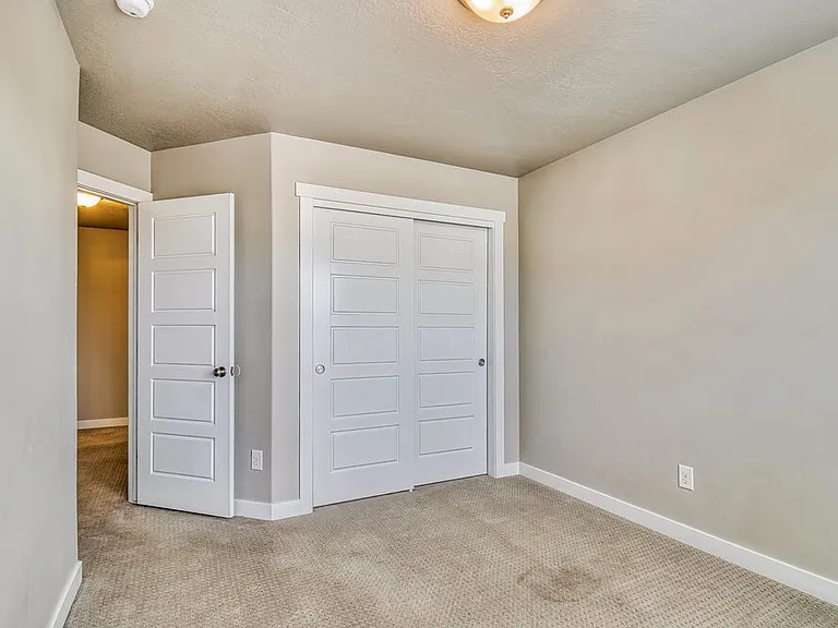 1083 W Osprey Dr — Photo 15