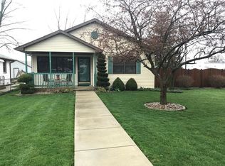 155 N Quincy Ave, Bradley, IL 60915