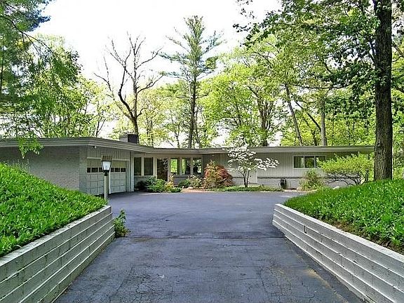4th image of 7555 Timber Canyon Dr SE