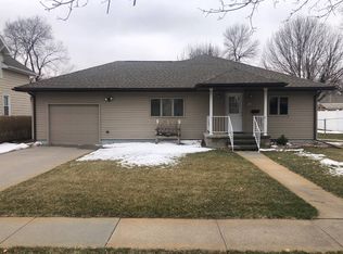 926 S 2nd St, Albion, NE 68620