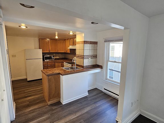 Kitchen, new floors 2025