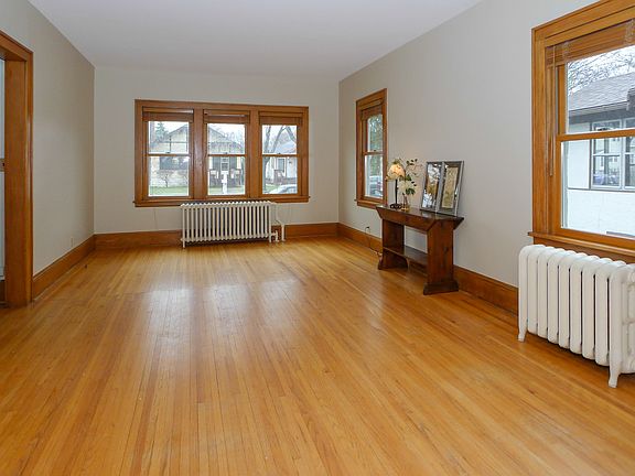 3rd image of 1602 Palace Ave