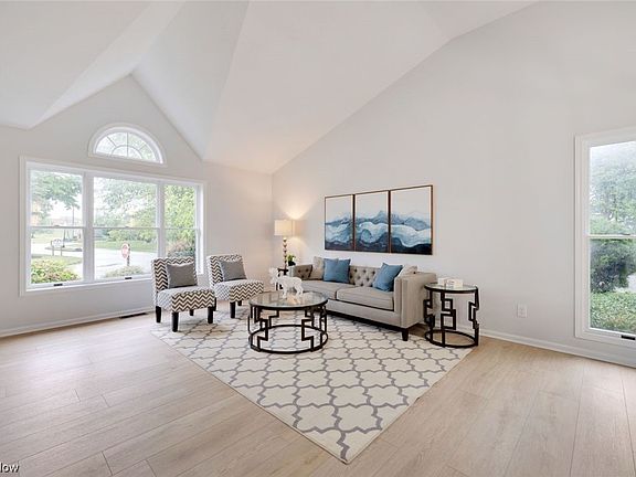 5th image of 23 S Hampton Cir