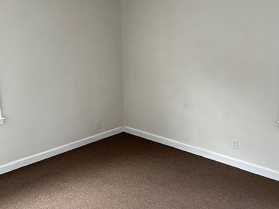 5th image of 1435 Clark Ave #B
