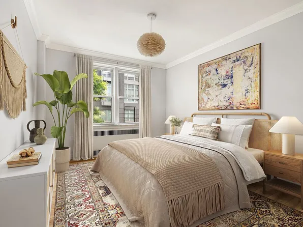 305 W 52nd St APT 2J, New York, NY 10019