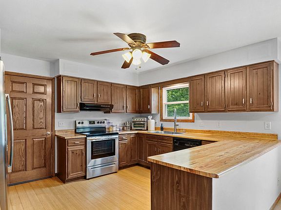 3rd image of 5737 Williamsburg Way
