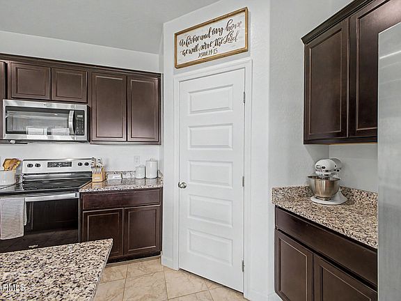 5th image of 2703 W SEAVER Avenue