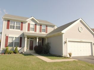 1035 Twin Oaks St, Bensenville, IL 60106