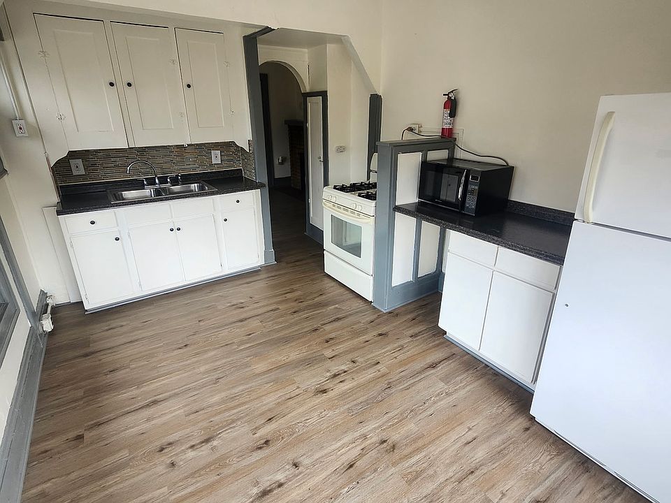 1st image of 14323 Madison Ave #15