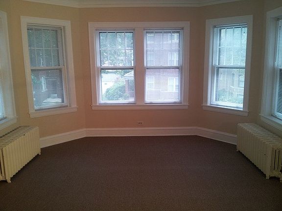 2nd image of 5722 N Washtenaw Ave #2