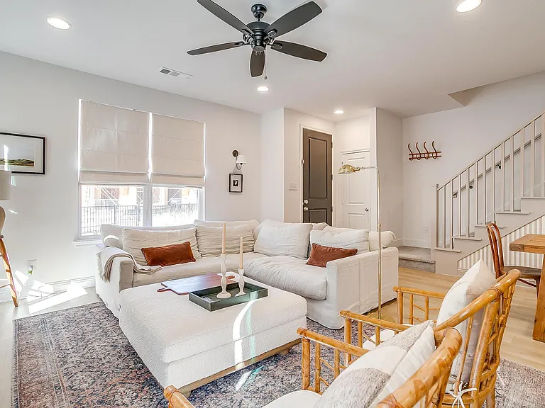 215 Athenia Dr — Photo 10