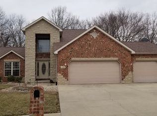 6 Creekside Dr, Trenton, IL