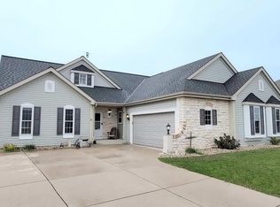 147 Gaul Rd, Dousman, WI 53118