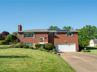 156 Crandon Cir, Beaver, PA 15009