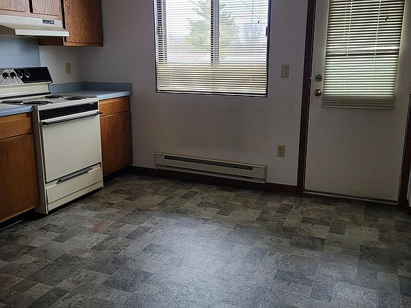 5th image of 824 Pine Ave #5