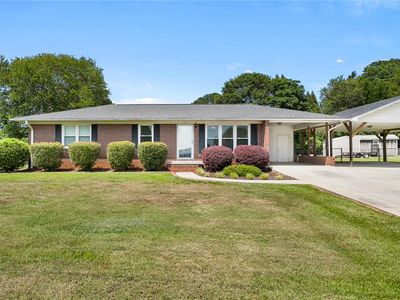 1147 Briarwood Dr, Seneca, SC, 29672