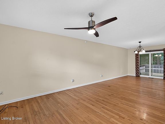 3rd image of 114 Amanda Ct