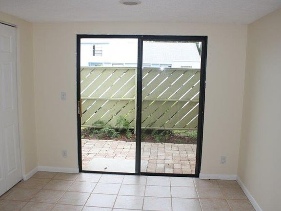 5th image of 201 Lakewood Dr APT 12B
