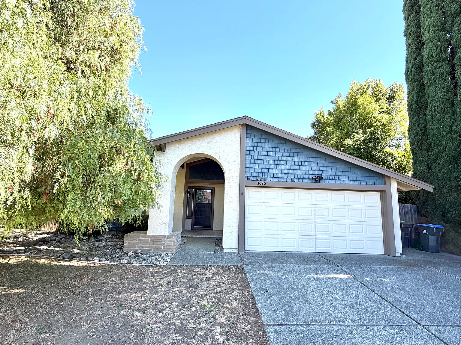 3 bed, 1570 sqft, $2,680 — Photo 1