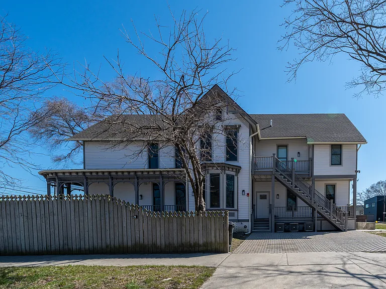 2099 Vermont St — Photo 1
