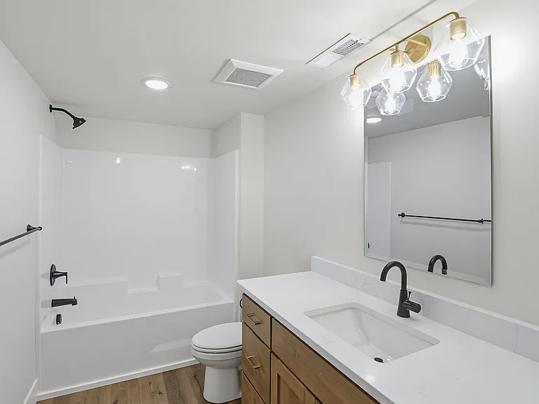 435 E River Ln — Photo 30