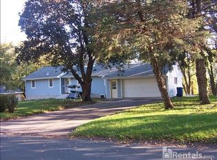 15613 Oak Ridge Rd, Eden Prairie, MN 55346