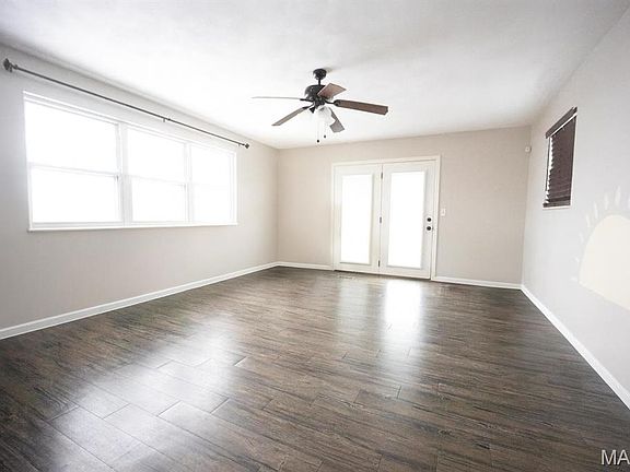 5th image of 37 Dorchester Dr