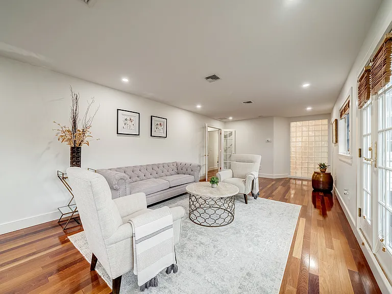 1129 Old Sag Harbor Rd — Photo 31