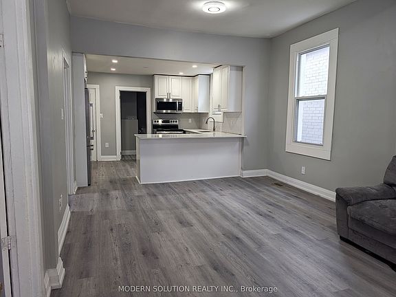 3rd image of 266 Beach Rd