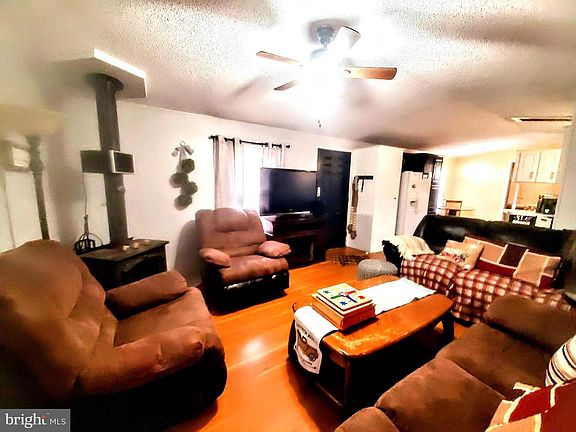 5th image of 228 Poclain Rd