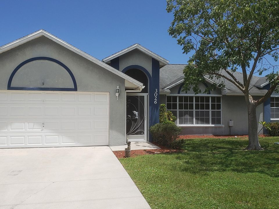 1st image of 3026 SE East Blackwell Drive