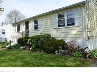 131 Cosey Beach Rd, New Haven, CT 06512