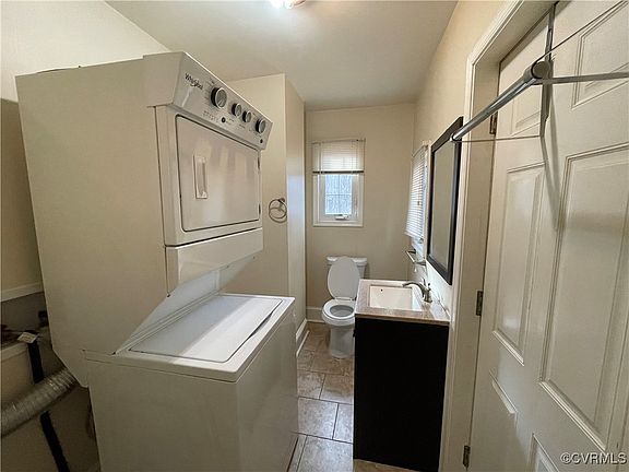 5th image of 109 E 36th St