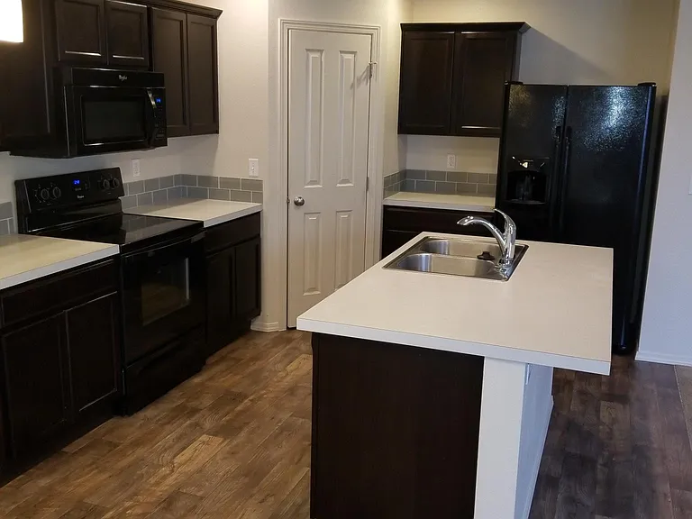 11465 Willamette Way — Photo 2