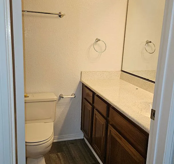 109 E Rosewood Ct — Photo 20