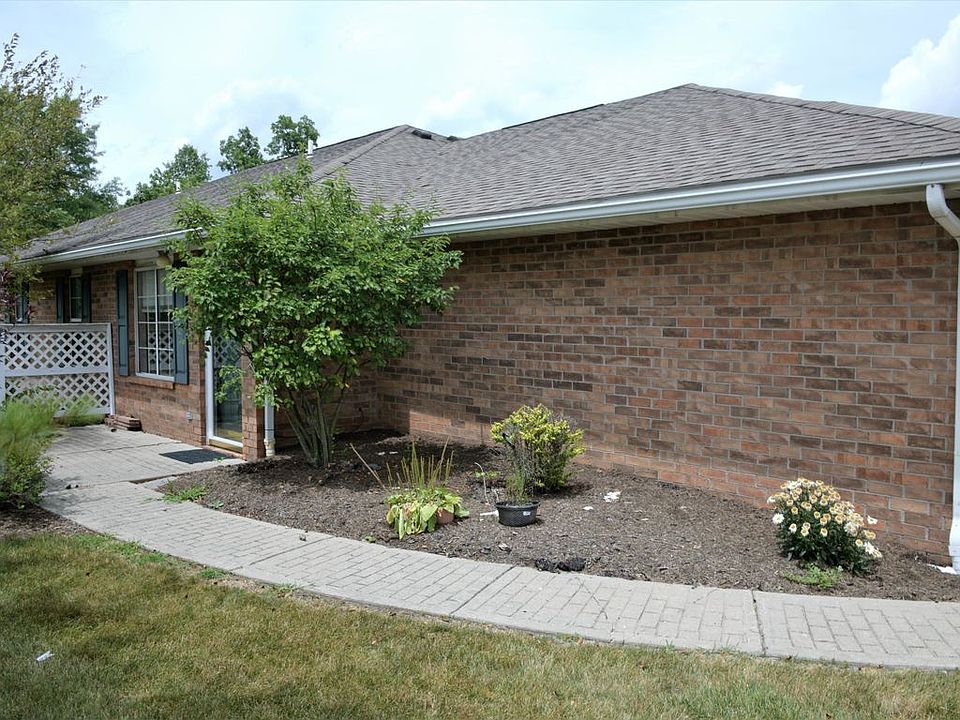1st image of 271 Residence Dr #271