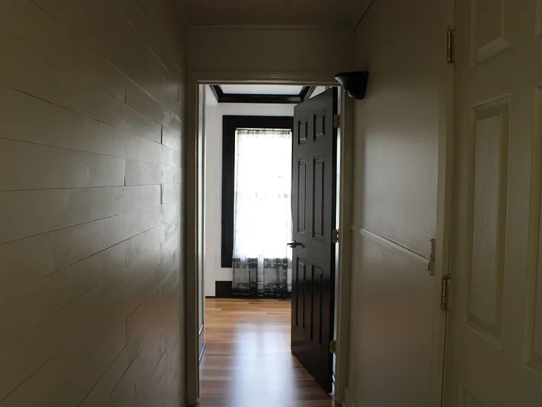 200 N Lincoln St — Photo 5