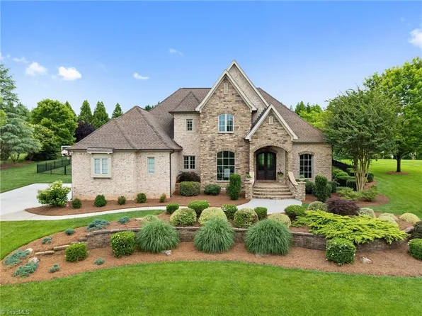 6792 Meadow View Dr, Summerfield, NC 27358
