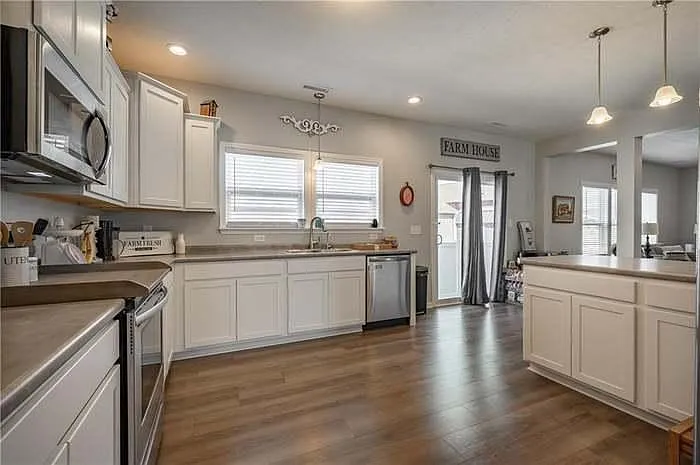 2096 Amur Ct — Photo 15