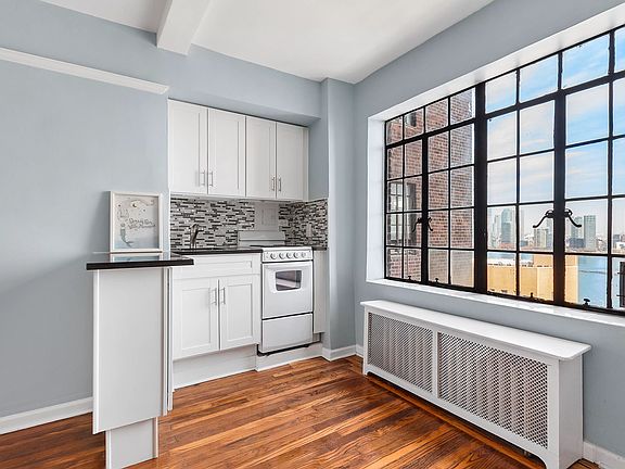 3rd image of 5 Tudor City Pl APT 1034