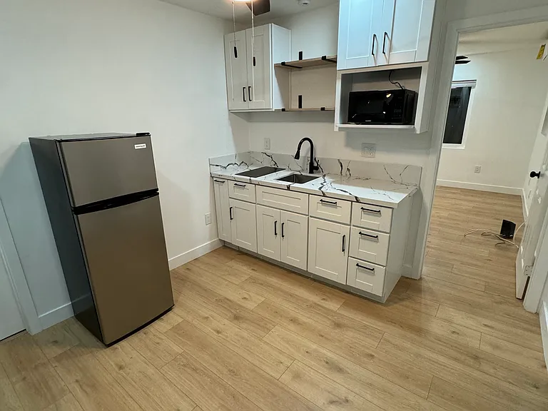 1246 Persimmon Ave #B — Photo 3