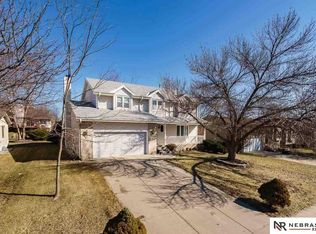1910 Blue Sage Dr, Papillion, NE 68133